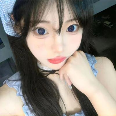 有色彩的女子